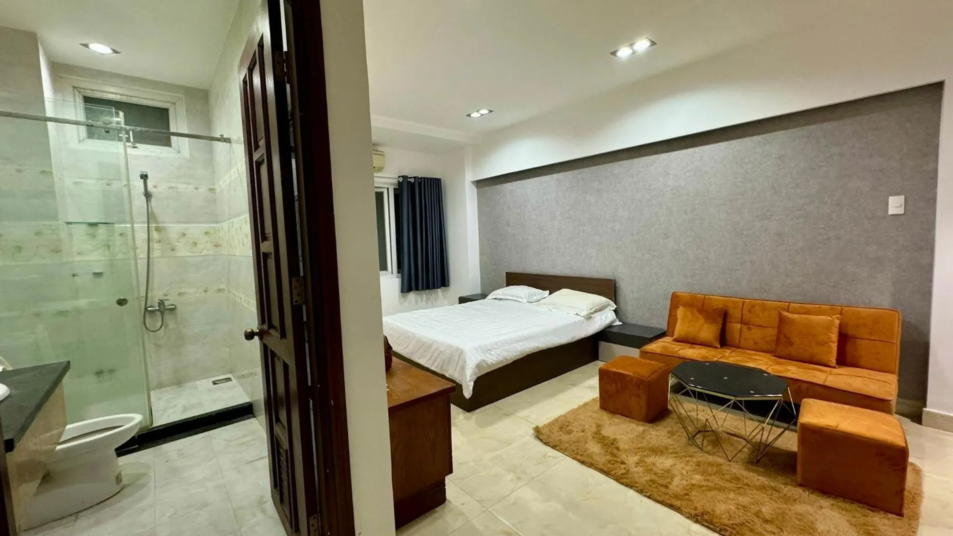 Dlux Hat Giang Ho Chi Minh-staden
