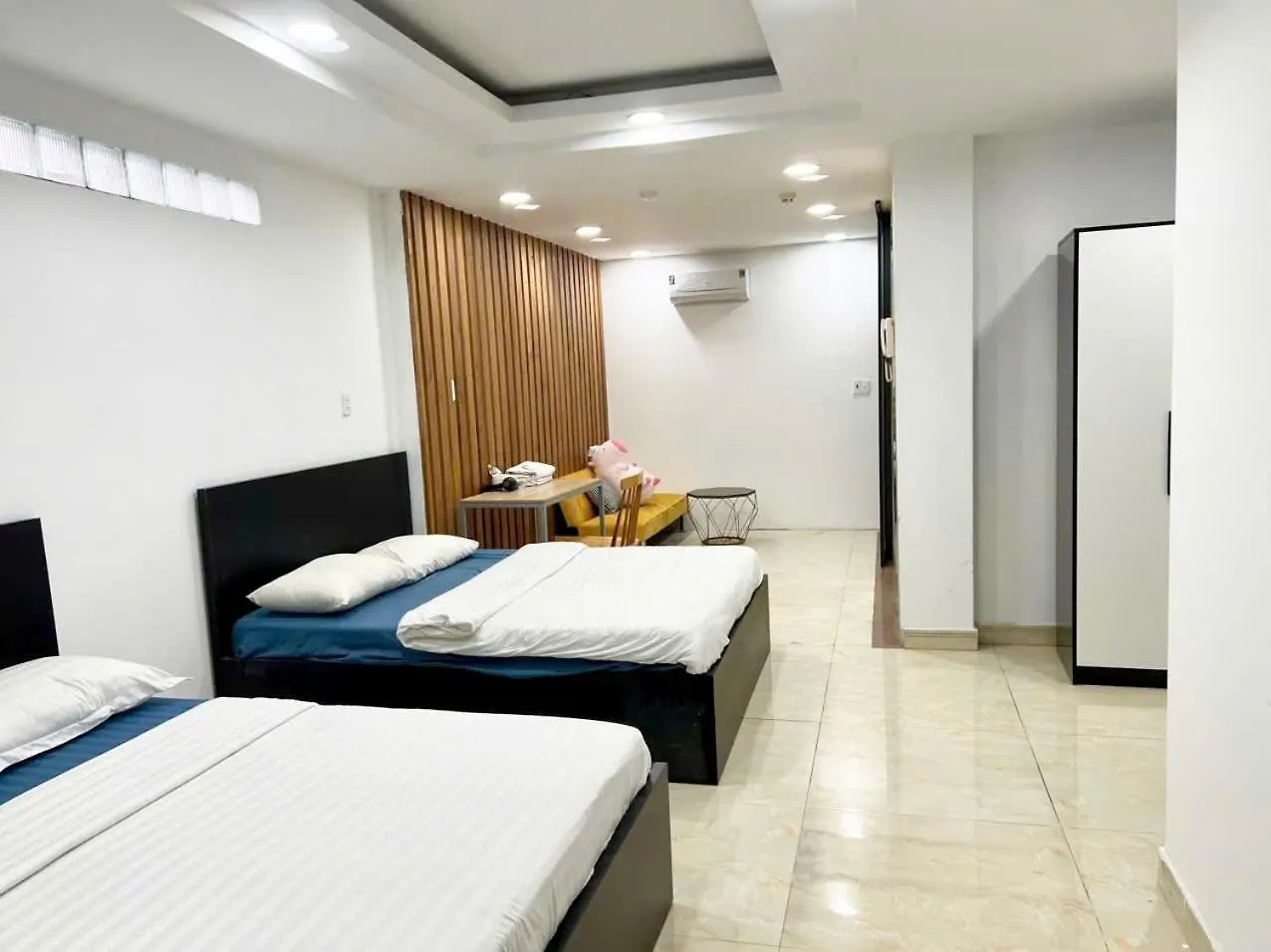 Dlux Hat Giang Ho Chi Minh City 0*,