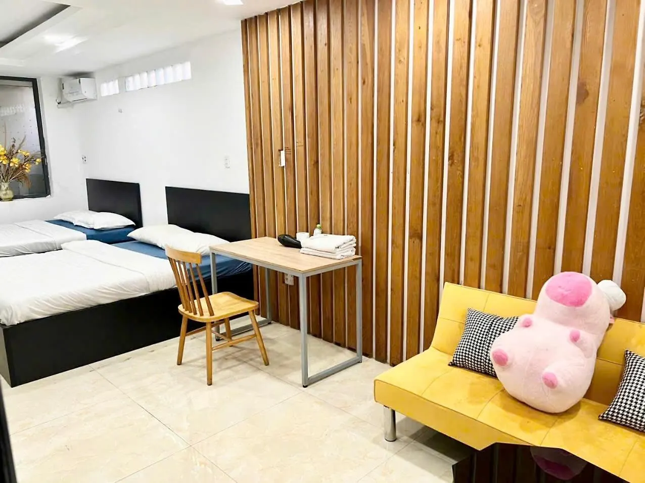 Dlux Hat Giang Ho Chi Minh City