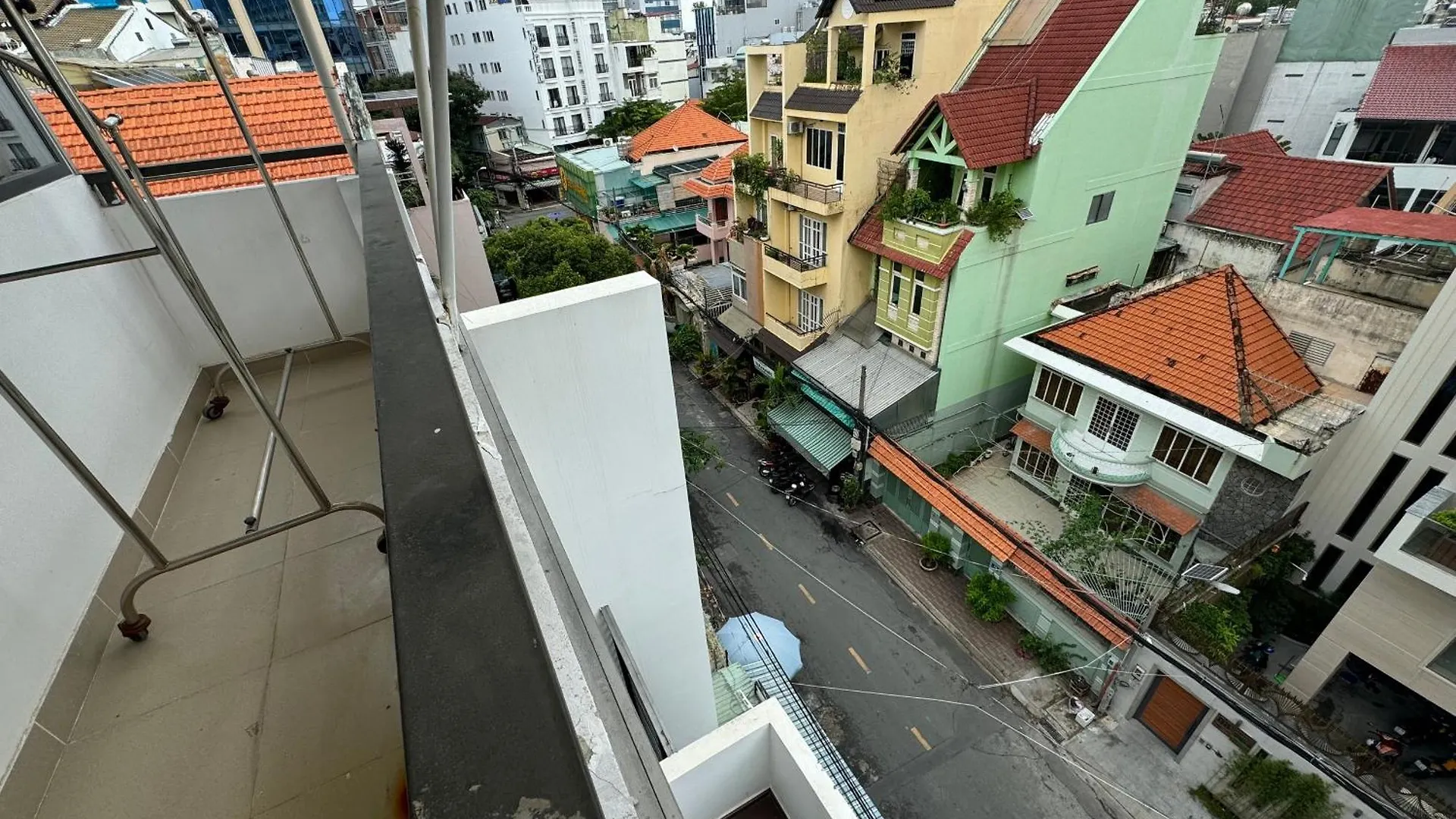 Dlux Hat Giang Ho Chi Minh City Vietnam